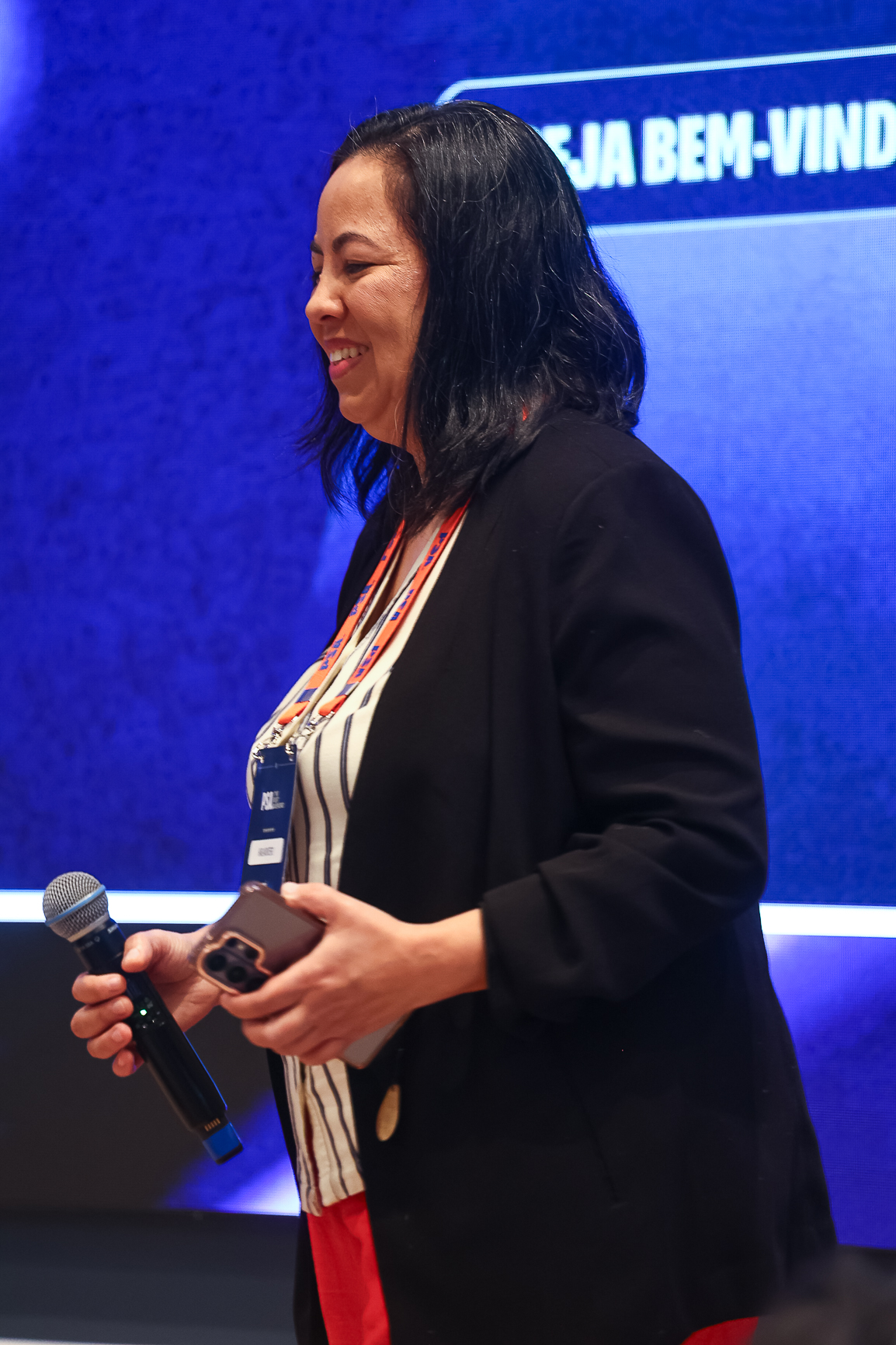 Dra. Karla Monteiro em evento de saúde